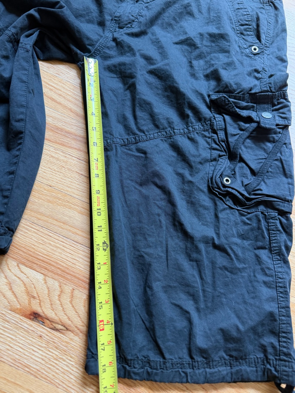 Stone Touch Men's Black Cargo Shorts - Casual Utility Style - Picture 6 of 10